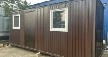 Бытовка для дачи: новая жизнь старому участку