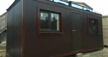 Угловая планировка бытовки — экономия места